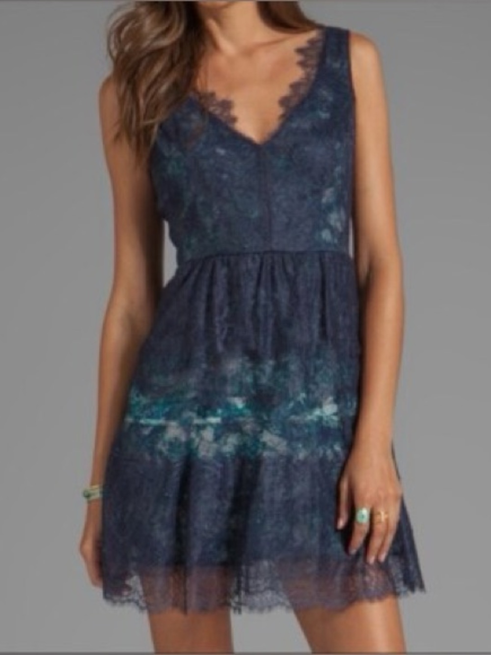 Sz. 0 BCBG Maxazria willow blue lace tiered sleeveless mini dress